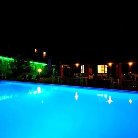 — Pool — Idro * Vesta