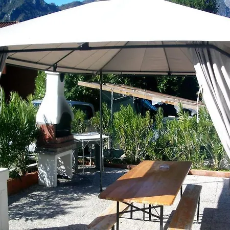 Holiday home — Pool — Idro